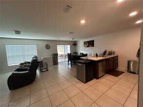 3904 NE 8th Pl in Cape Coral, FL - Building Photo - Building Photo