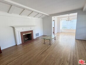 13054 Hartsook St in Los Angeles, CA - Building Photo - Building Photo