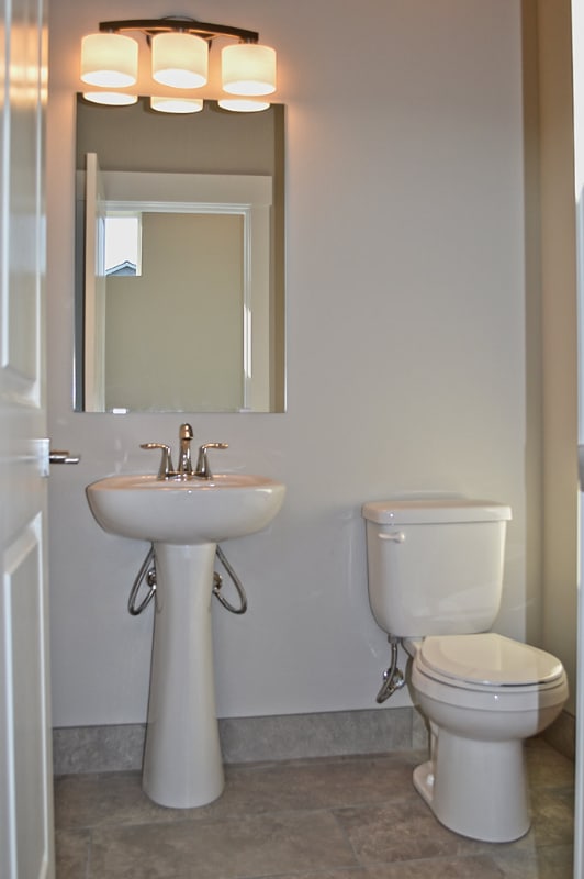 6918 Delaney Ln NE in Lacey, WA - Foto de edificio - Building Photo