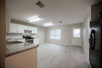 3106 Centennial Village Dr in Pearland, TX - Building Photo - Building Photo