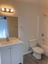1934 West Dr-Unit -C in Vista, CA - Building Photo - Building Photo