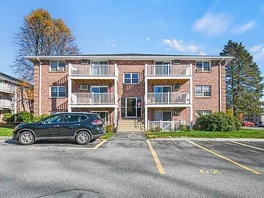 property at 5 Kenmar Dr