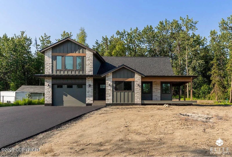 1401 Holland Ave in Wasilla, AK - Building Photo