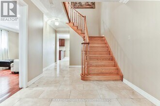 90 Waterfall Rd in Vaughan, ON - Building Photo - Building Photo