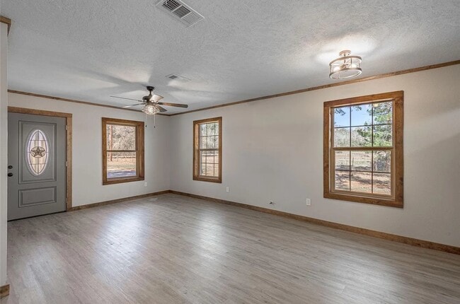 13 Merlin Spur in Huntsville, TX - Building Photo - Building Photo