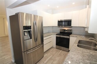 1311 New Bedford Dr in Sun City Center, FL - Building Photo - Building Photo