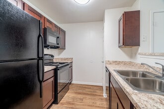 Park at Humble in Humble, TX - Foto de edificio - Interior Photo