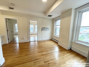 92 L St, Unit 3 in Boston, MA - Building Photo - Building Photo