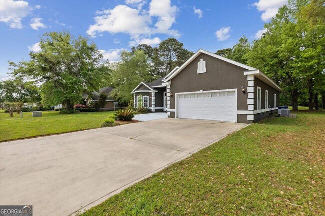 124 Deerwood Village Dr in Woodbine, GA - Building Photo - Building Photo