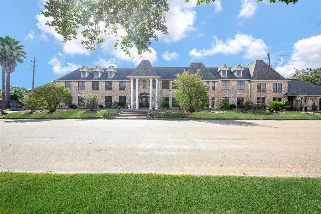 7415 Naremore Dr in Spring, TX - Building Photo