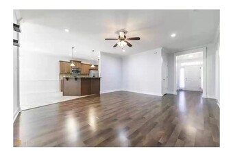 211 Gray Fox Xing in Bonaire, GA - Building Photo - Building Photo