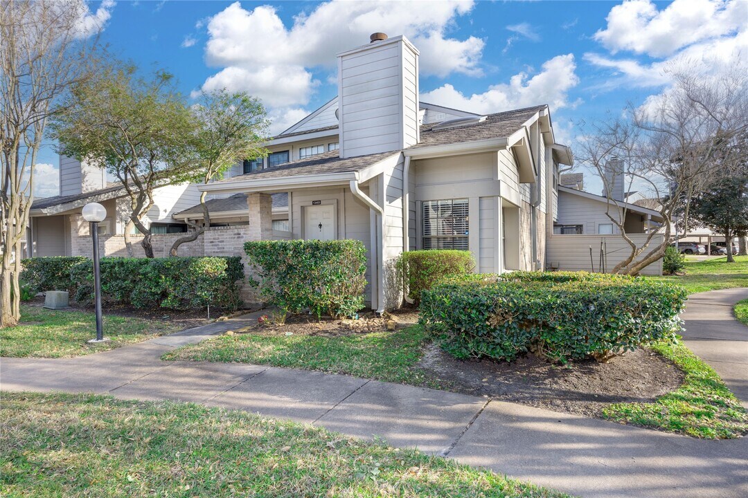 13483 Garden Grove in Houston, TX - Building Photo