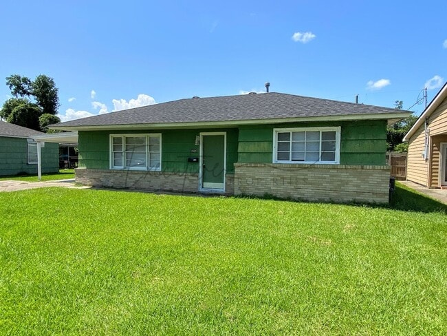 1521 E School St in Lake Charles, LA - Building Photo - Building Photo