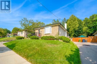 28 Benhur Crescent in Toronto, ON - Building Photo - Building Photo