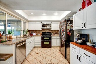 302 Briar Creek Rd, Unit 05-207 in Diamond Bar, CA - Foto de edificio - Building Photo