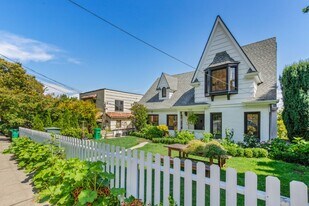 732 36th Ave in Seattle, WA - Building Photo