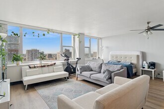 4250 N Marine Dr in Chicago, IL - Building Photo - Building Photo