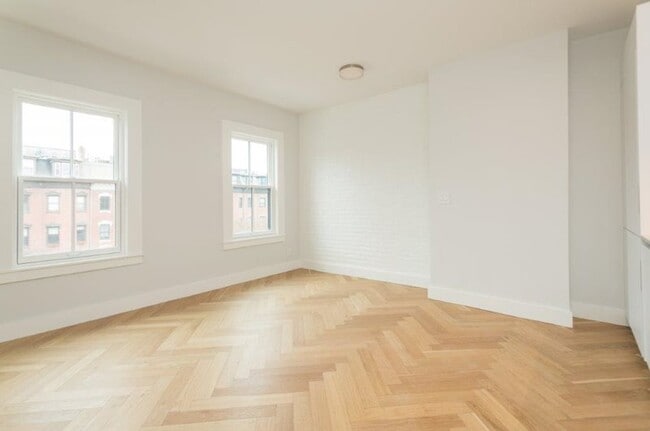 483 Massachusetts Ave, Unit 4