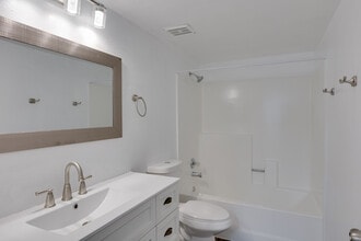 The Pacifica - 1 & 2 bedrooms units in Mesa, AZ - Foto de edificio - Interior Photo