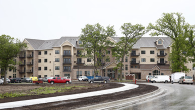 Chateau Waters in Sartell, MN - Foto de edificio - Building Photo