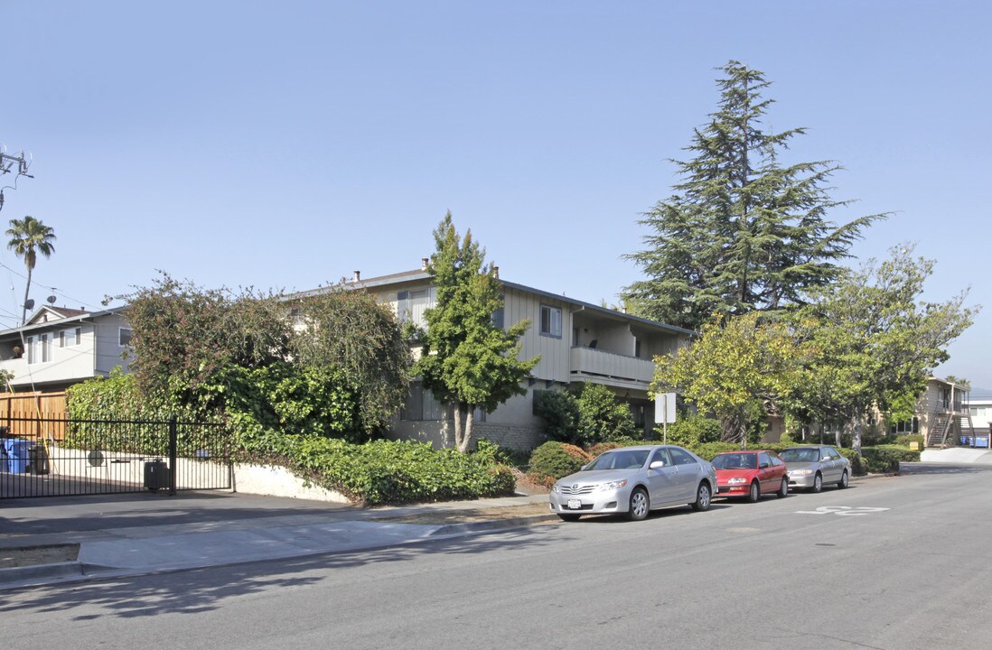 674 Kirkland Dr in Sunnyvale, CA - Foto de edificio