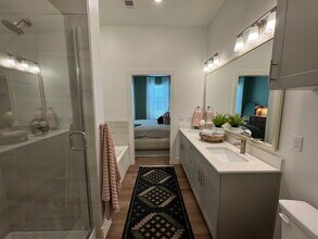 8100 Brewer Blvd in Fort Worth, TX - Foto de edificio - Building Photo