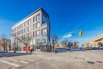 4716 Greenpoint Ave in Sunnyside, NY - Building Photo - Building Photo