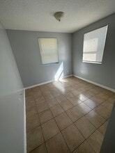 1579 W 23rd St, Unit 4 in Jacksonville, FL - Building Photo - Building Photo