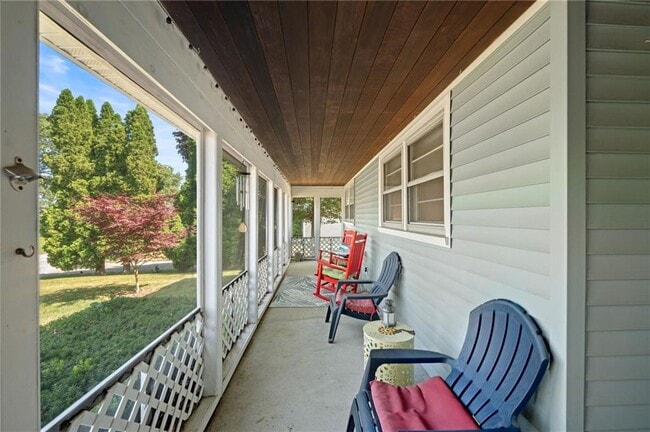 9 Woodlund Ave in Westerly, RI - Building Photo - Building Photo