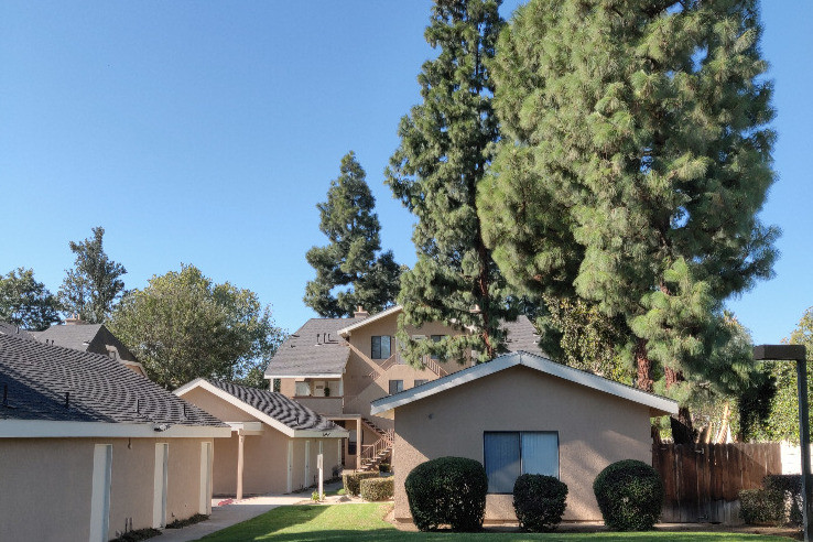 Pepperwood Villas in Ontario, CA - Building Photo