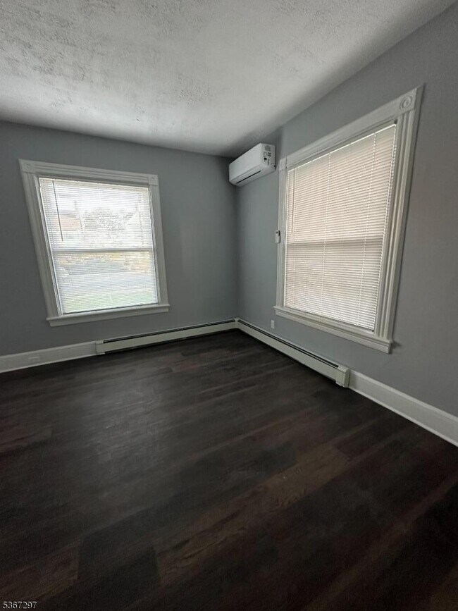 114 Park St in Westfield, NJ - Building Photo - Building Photo