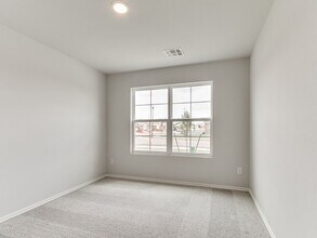 921 Buffalo Ln in Mustang, OK - Foto de edificio - Building Photo