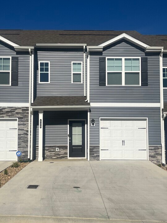 530 Vogt Dr in Jonesborough, TN - Building Photo