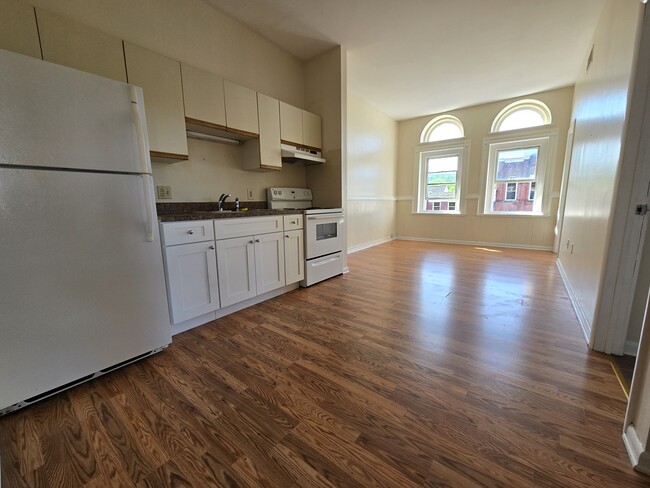 584 Main St, Unit 8 in Stroudsburg, PA - Building Photo - Building Photo