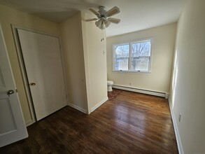 7 Maple Ridge Rd in Danbury, CT - Building Photo - Building Photo