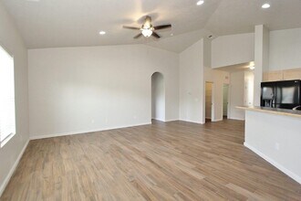 7467 S Acacia Ave in Boise, ID - Building Photo - Building Photo