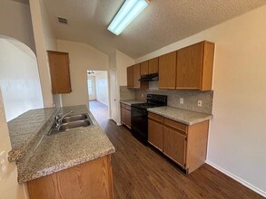 816 Wilmor Ct in Arlington, TX - Building Photo - Building Photo