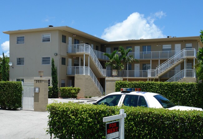 3031 SW 27th Ave in Miami, FL - Foto de edificio - Building Photo