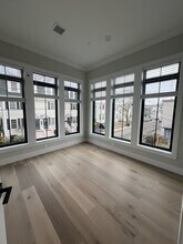 158 Everett St, Unit 203 in Boston, MA - Building Photo - Building Photo