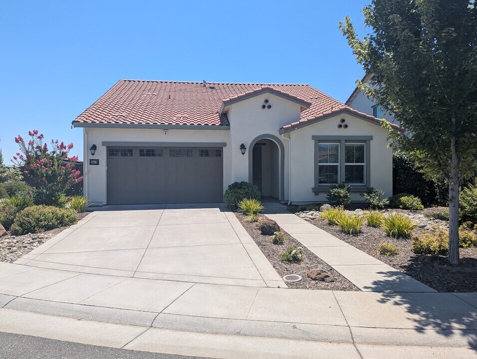 2412 Galloping Trail Ct in Rocklin, CA - Building Photo
