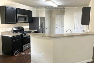 6111 El Oro Dr in Houston, TX - Foto de edificio - Building Photo