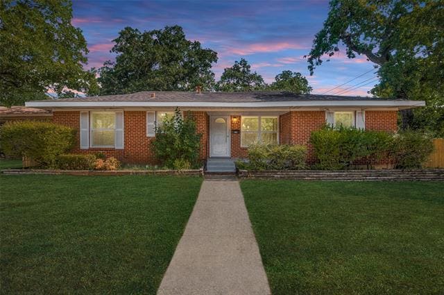 property at 1244 Mistletoe Dr