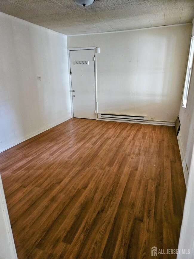 427 Magnolia St in Highland Park, NJ - Building Photo - Building Photo