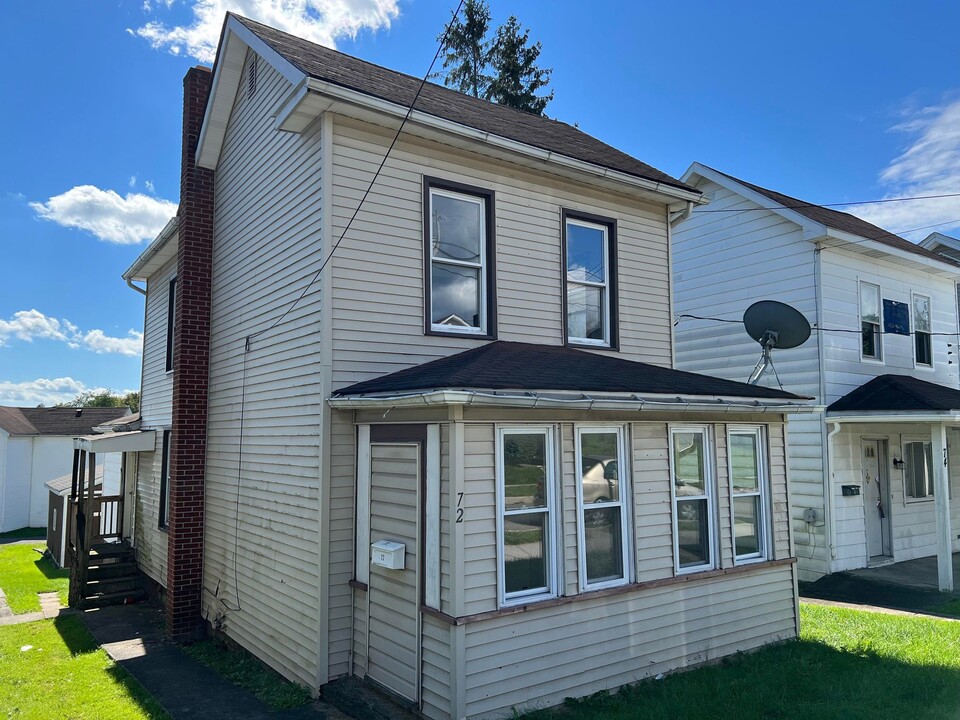 72 Bowery St in Frostburg, MD - Building Photo