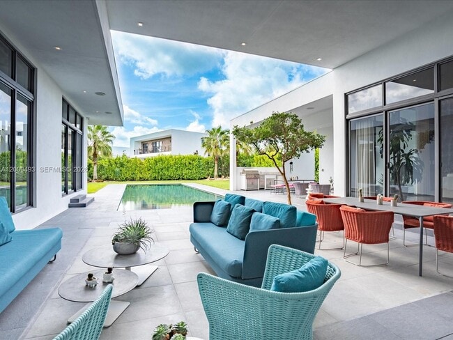 16650 Sunset Way in Weston, FL - Building Photo - Building Photo