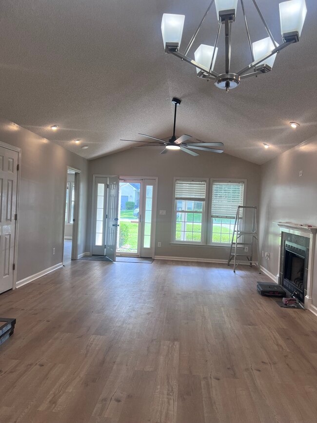 205 Falling Leaf Ct