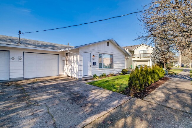 2224-2230 Cedar St in Forest Grove, OR - Building Photo - Building Photo