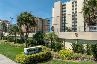 Shores Club Condominium in Daytona Beach Shores, FL - Building Photo - Building Photo