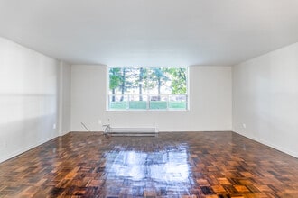 21 Welsford Gdns in Toronto, ON - Building Photo - Interior Photo