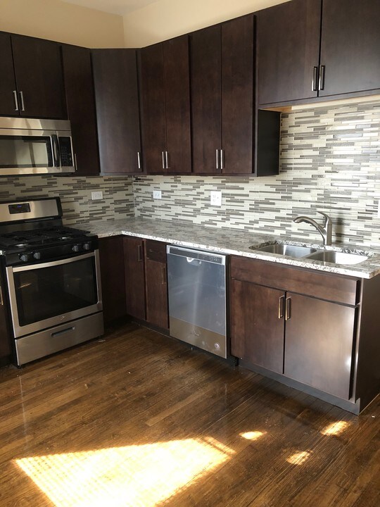 7241 S Champlain Ave in Chicago, IL - Building Photo
